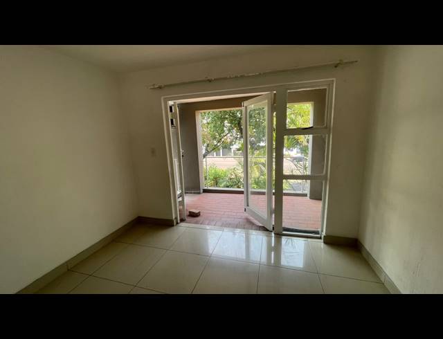 2 BEDROOM APARTMENT FOR SALE IN ESSENWOOD